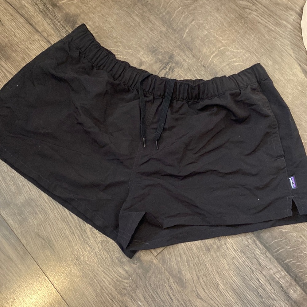 Patagonia Black baggie 2 1/2 inch shorts